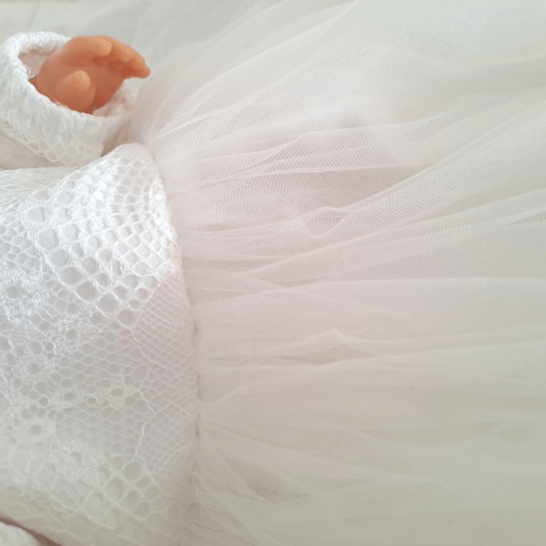 lange witte doopjurk met kraagje detail rok