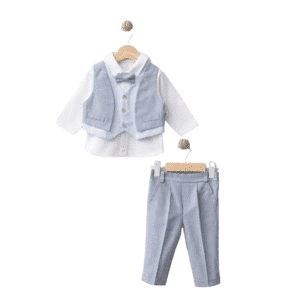 Feestelijk baby pakje jongen flatlay